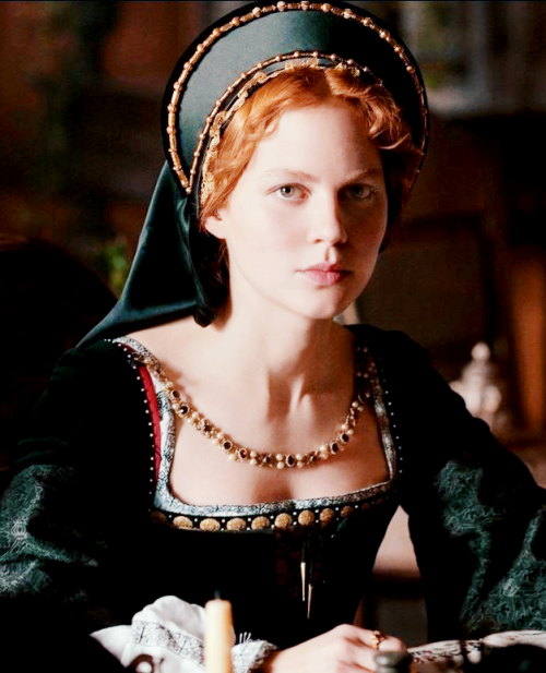 queenemaker: Alicia von Rittberg as Elizabeth Tudor in Becoming Elizabeth (2022)