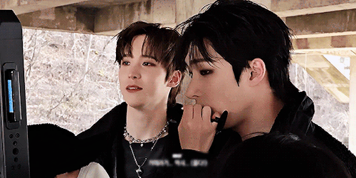 Yunho And Mingi Watching Their Pair Shoot...