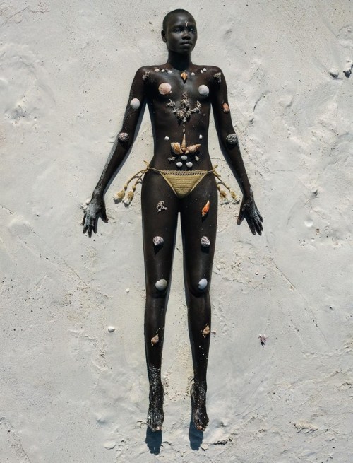 ohthentic: raveneuse:  Numéro #183 May 2017 Grace Bol by Txema Yeste   Oh 