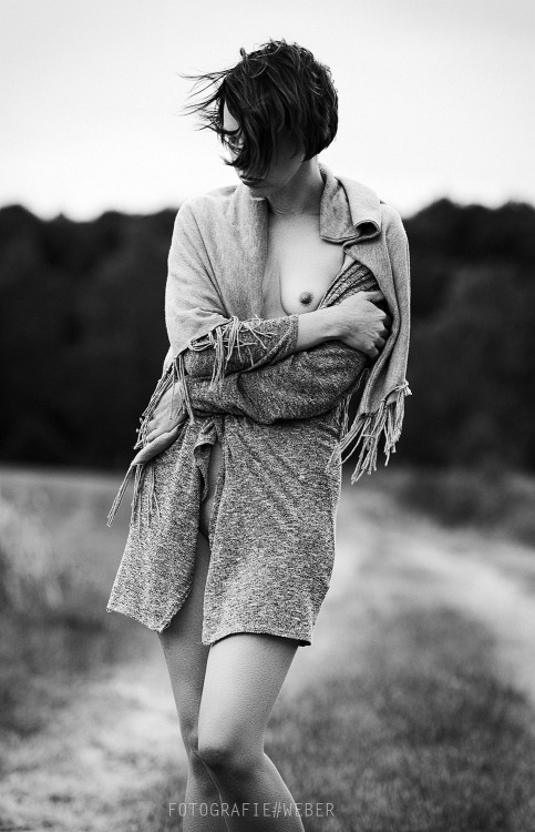 soleilaberlin:  fotografie-weber:  Introverted… @soleilaberlin  ❤️  My new Patreon: patreon.c