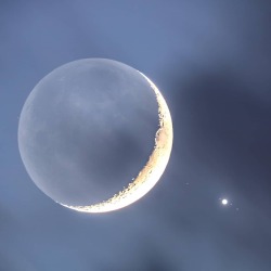 photos-of-space:Moon, Jupiter and its Gallilean
