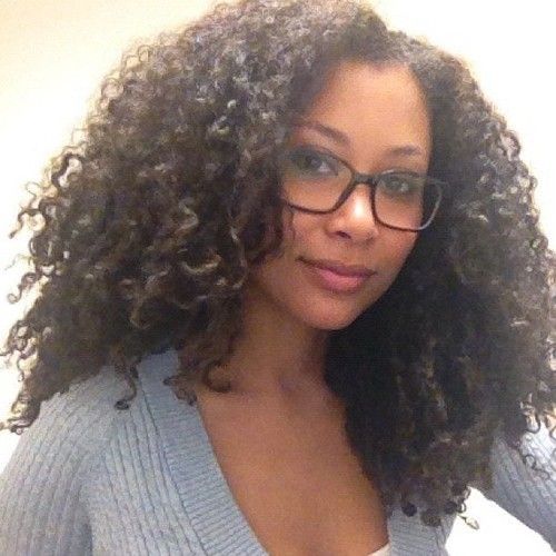 naturalhairqueens:  she’s so pretty! girls with glasses are gorgeous