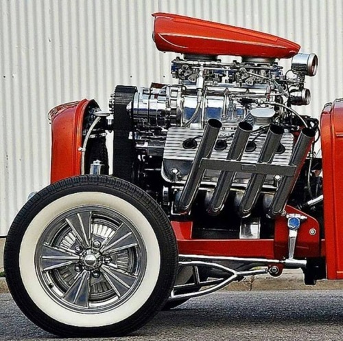 aussiecarrestorations:  follow this blog for more hotrods kustoms girls and updates