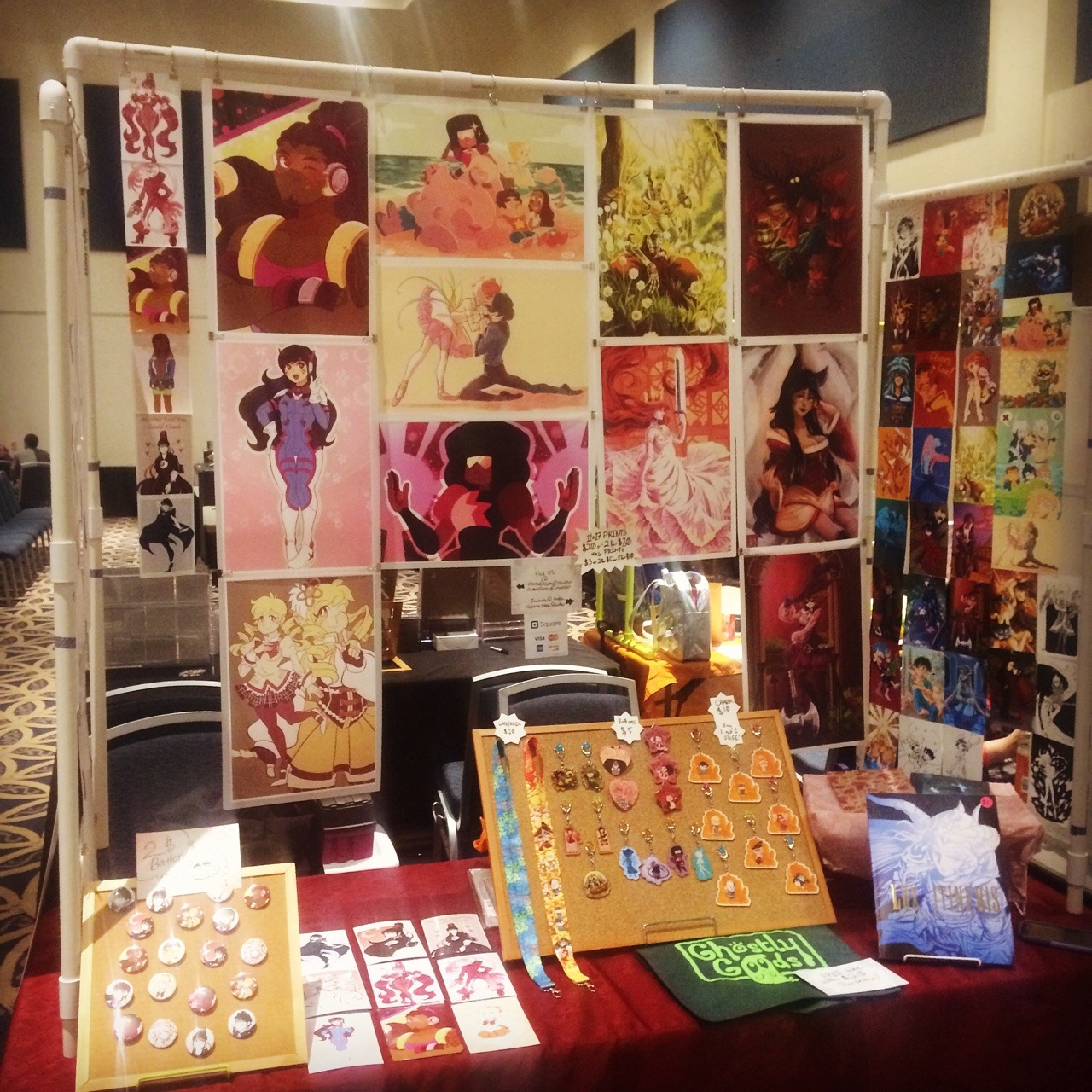 camalilium:  Tabling at Siege with @veloursrose come say hi if ur around!