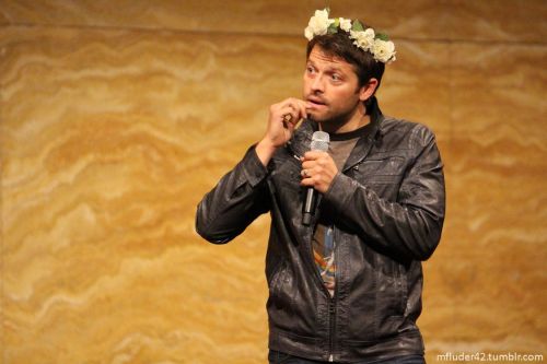 mfluder42: Misha Collins during his Q&amp;A session at the All Hell Breaks Loose (AHBL) V conven