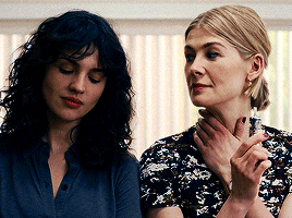 thorakgae:Rosamund Pike and Eiza González as Marla and Fran in I Care A Lot (2020)