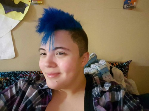 crazy-and-artistic-dany:  Just went blue  I’m getting my black and red next 😁