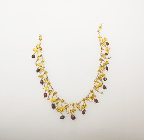 via-appia: Gold, garnet, and pearl Roman necklace, 1st - 2nd century AD