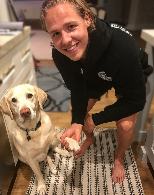 Hampus Lindholm with his dog, Bo(Source: instagram.com/hampuslindholm47)