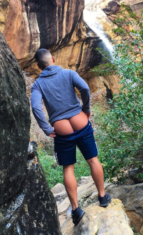 brentwalker092:  Various cracks to explore :)