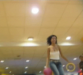 hhww80dude:  Now THAT’S BOWLIN'🎳👅💝🔥🎳