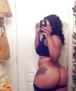 blackbootybonanza:  Ass!  Yes