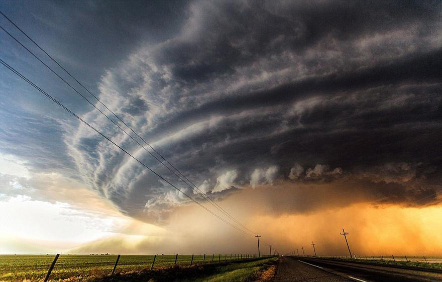 sixpenceee:  Supercells are the rarest and most dangerous type of thunderstorm. While