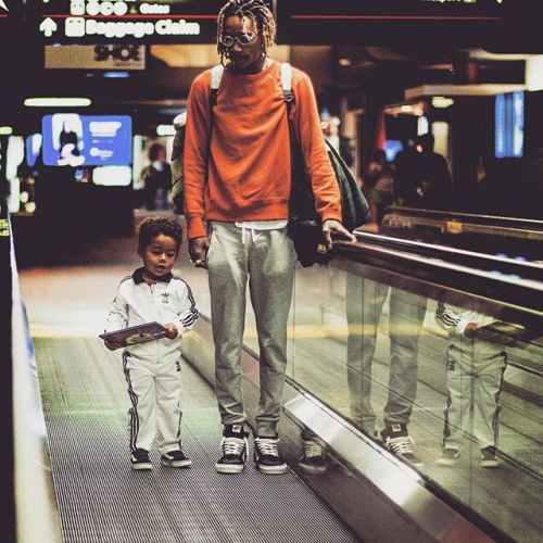 stillwatersrunningg:  labellabrianna:  everythingyntk:  Wiz and Bash   He don’t own a car??  They’re most definitely in an airport lol