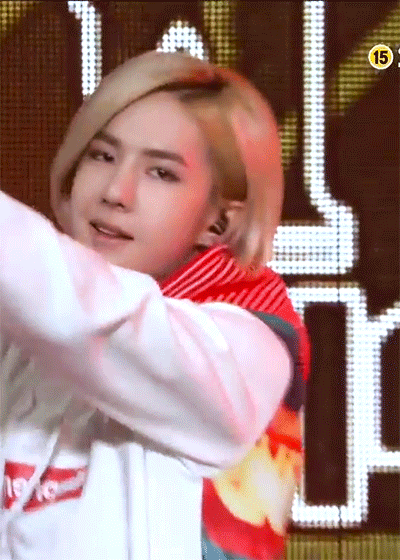 uniqsot5: UNIQ challengeHair; Blonde Yibo - (1/7)