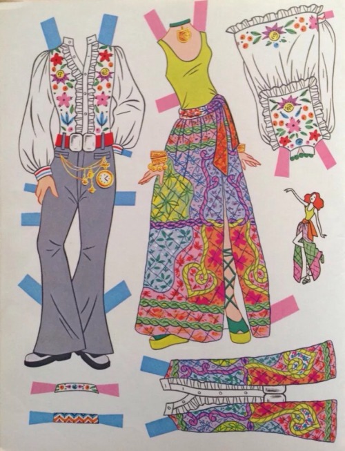 silveragelovechild: Although paper dolls aren’t as popular was they once were, they are a great way 