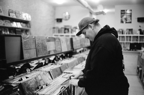 Grooves Records feat. JoshLeica M4-P // Kodak 400TXMarch 2018