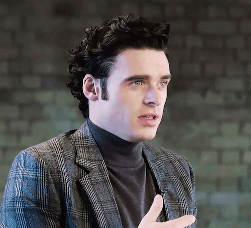 Richard Madden relives the Game of Thrones Red Wedding scene (8)