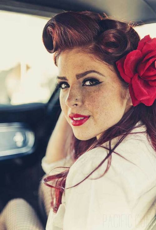 rockabillychickus:love seeing a rockabilly style girl with this style who has freckles its the cutest!