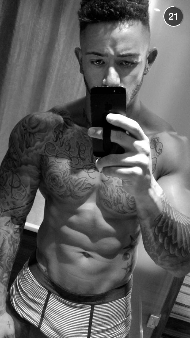 snapchatsfinestdudes:  Ashley Cain. Dick aint big but THAT ASS