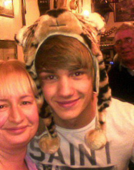  Liam Payne Alphabet: H → hats 