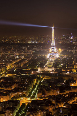 alecsgrg:  Tour Eiffel | ( by Paul SKG )