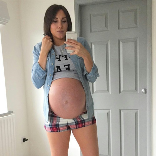 Porn photo zaloog81:  A mama growing big and round with