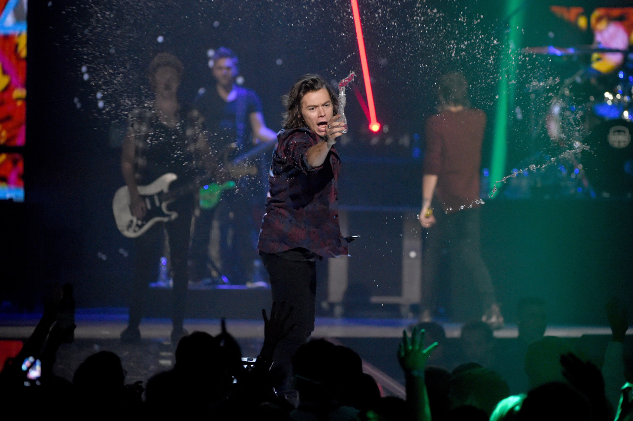 direct-news:  HQ’s - One Direction performs onstage during the 2014 iHeartRadio