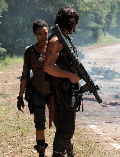 dailytwdcast:  Daryl,Sasha and Arbraham in The Walking Dead Season 6 Episode 9 |