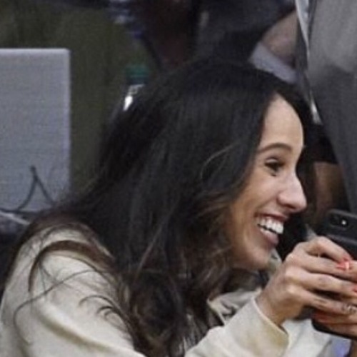 directedbydeltoro:when people are calling u straight and you show your girlfriend