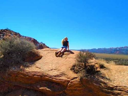 I like places that make me feel small and insignificant. #mermaid pose. #earth #desert #oasis #wilde