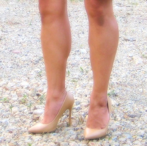 @shoedazzle &ldquo;Verah&rdquo; pumps and bare legs.#shoedazzle #shoedazzlegirl #shoedazzleverah #nu