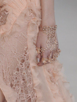 lamorbidezza:  Alexander McQueen Spring 2012