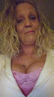 unhappymarriedwife46:Karen is a naughty Granny💋💋💋💋💋