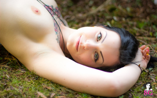 idreamofsuicidegirls:  Ceres idreamofsuicidegirls.tumblr.com
