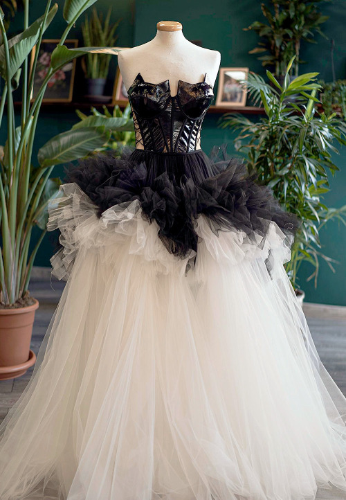Favourite Designs: Chotronette 'Pink Or Black?' Gowns