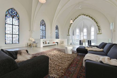 gravityhome:Modern Design Meets Historic Architecture In A Converted Church In UtrechtFollow Gravity