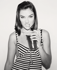 famous-sexy-women-toplist:  Sasha Grey. 