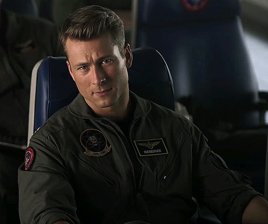 Reiver — Glen Powell as Lt. Jake Hangman Seresin Top Gun