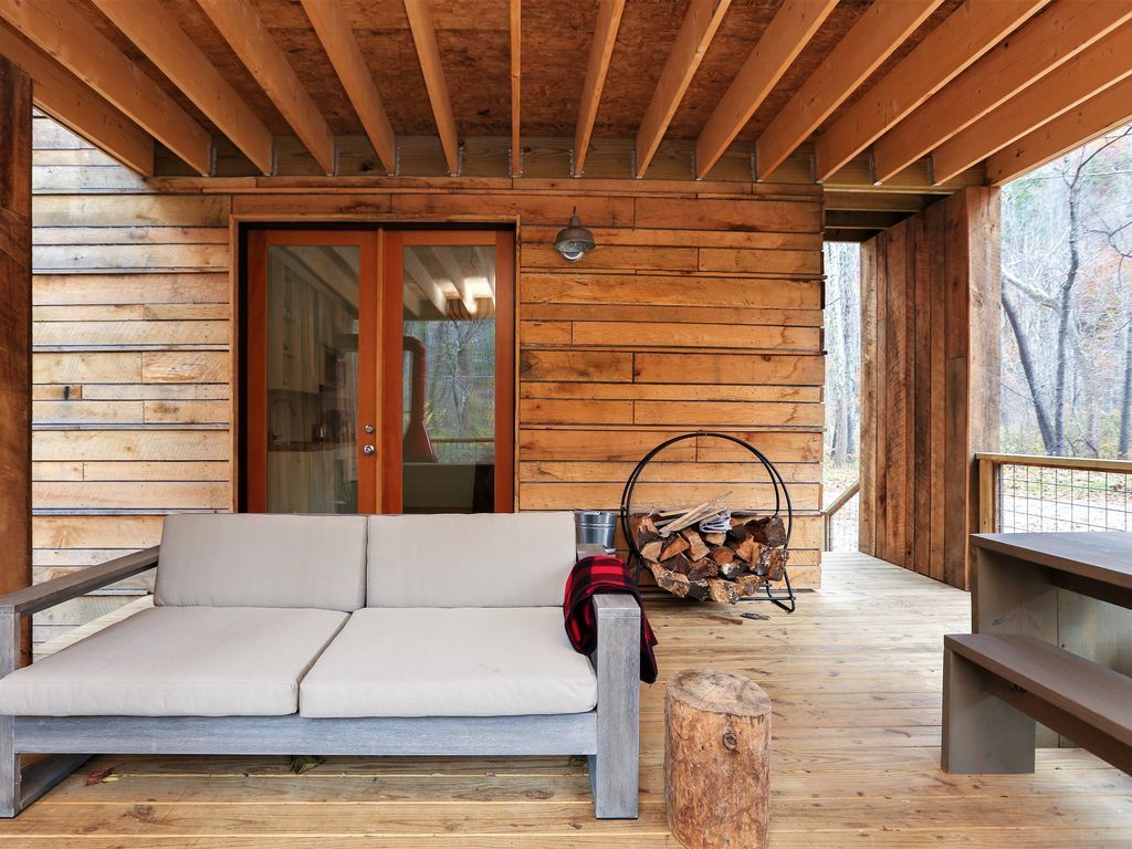 dreamhousetogo:  Modern tiny cabin in Ashville, NC