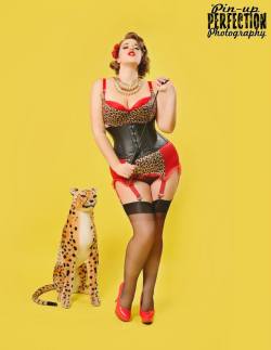 Bianca Bombshell For Pin-Up Perfection Photography