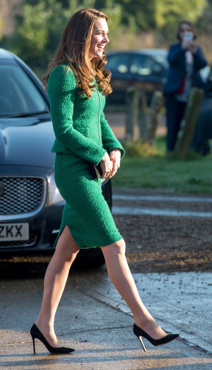 Kate Middleton Follow http://celebrity-legs-and-heels.tumblr.com/ for more! (via kate-middleton11.jp