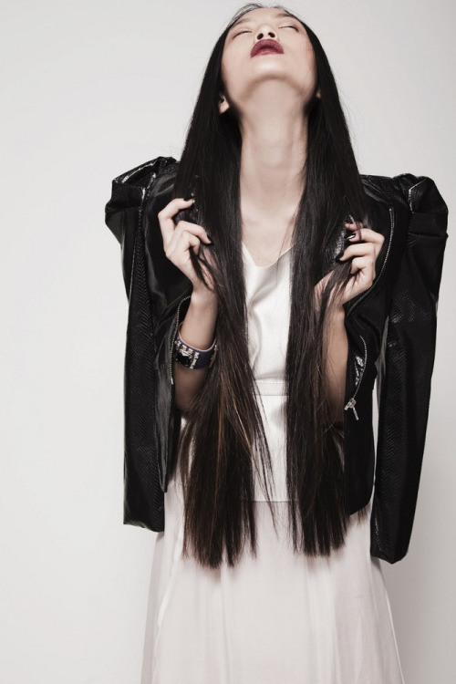 followlights:  Rowena Xi Kang by Bonnie Hansen 