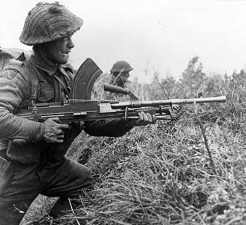 The Bren Light Machine GunIn 1930 the British Army held trials to adopt a new light machine gun.  Ma