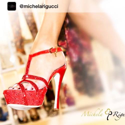 @michelarigucci red sandals #ItalianLuxuryShoes #MadeinItaly #sandali #Shoefie #luxuryshoes #tacchia