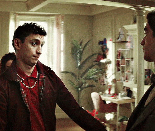 Edwin And Charles DEAD BOY DETECTIVES, S01E02, The Case Of The Dandelion Shrine