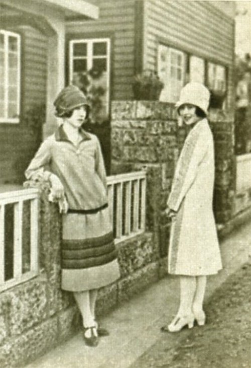 taishou-kun:Fashion for Shufu no tomo 主婦之友 (Housewife friend) magazine - Japan - 1929Source twitter 