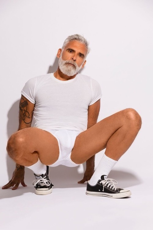 @sfnakedbob is a sexy Father