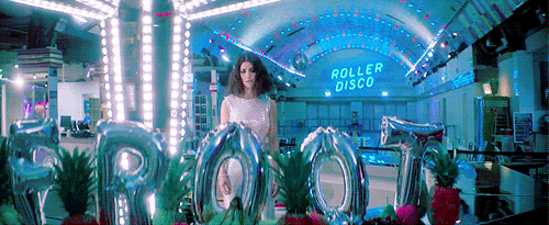loveinstereo: i don’t wanna feel blue anymore.