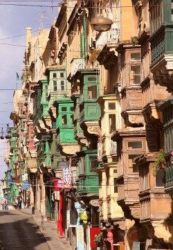 gyclli:  Windows of Valletta - the balconies